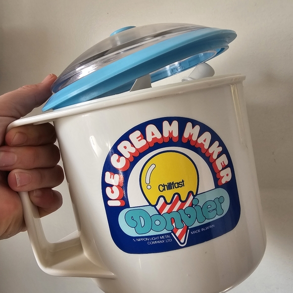 Vintage ice cream maker - Picture 1 of 2